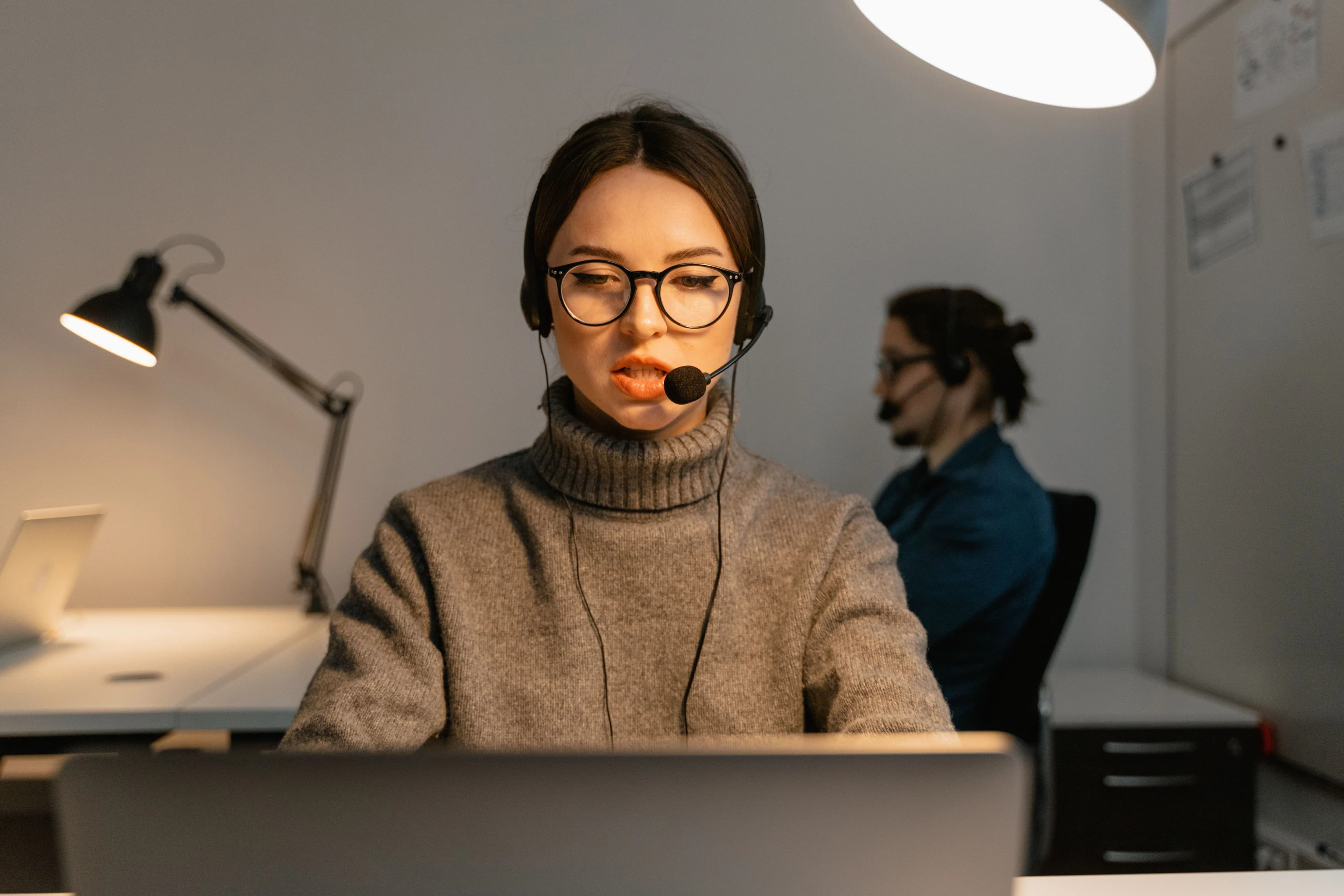 Atención profesional de consultas y reclamos de ecommerce